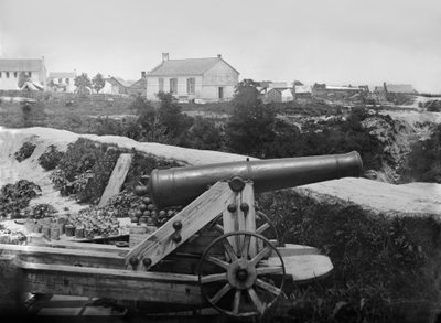 Confederate 32-pounder gun captured outside Yorktown, Virginia by George N. Barnard
